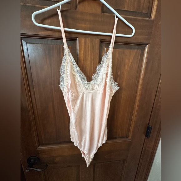 POL Blush Lace Trim Bodysuit - Picture 1 of 4